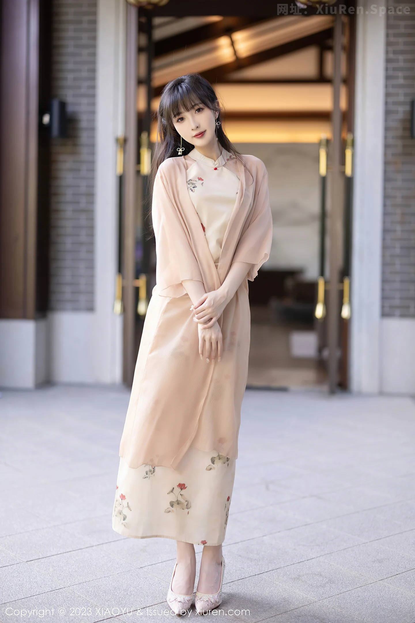 图片[4]-[XiaoYu画语界]Vol.1071 模特林星阑性感浅色薄纱服饰+蓝杏色旗袍服秀曼妙身姿诱惑写真93P-秀人网官方网站